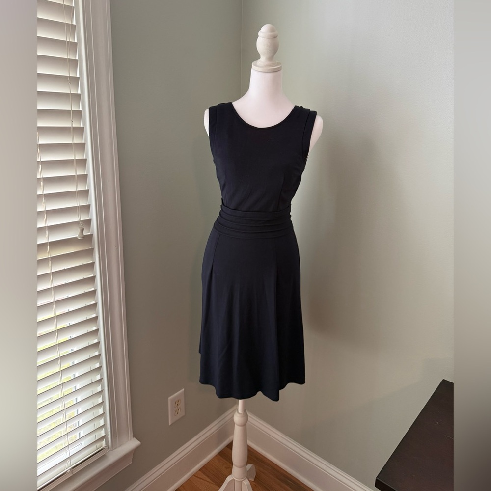 41 Hawthorn Classic Midi Dress